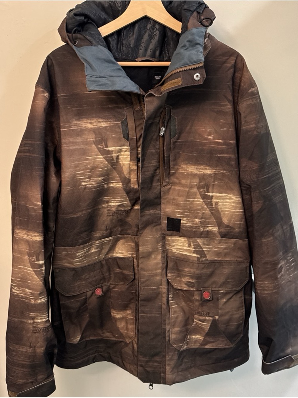 Men's Brown Volcom Patterned Hooded snowboarding Jacket
